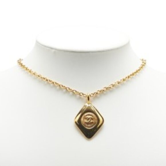 Chanel Coco Mark Diamond Motif Necklace - Picture 6 of 15